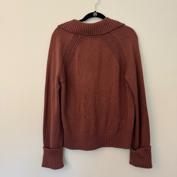 Abercrombie & Fitch Rust Collared V Neck Knit Sweater Medium - Picture 3 of 3